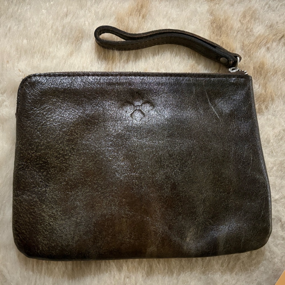 Patricia Nash Cassini Wristlet
Tooled Turquoise - Picture 8 of 8